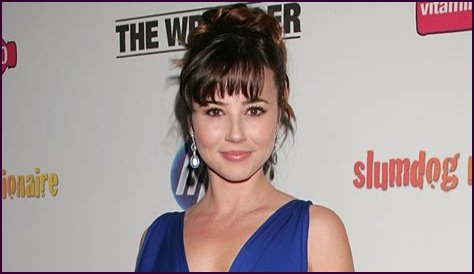 The Blonde Bombshell: Linda Cardellini's Transformation